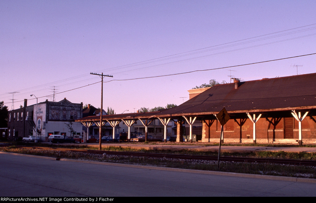 Soo Line depot at sunset